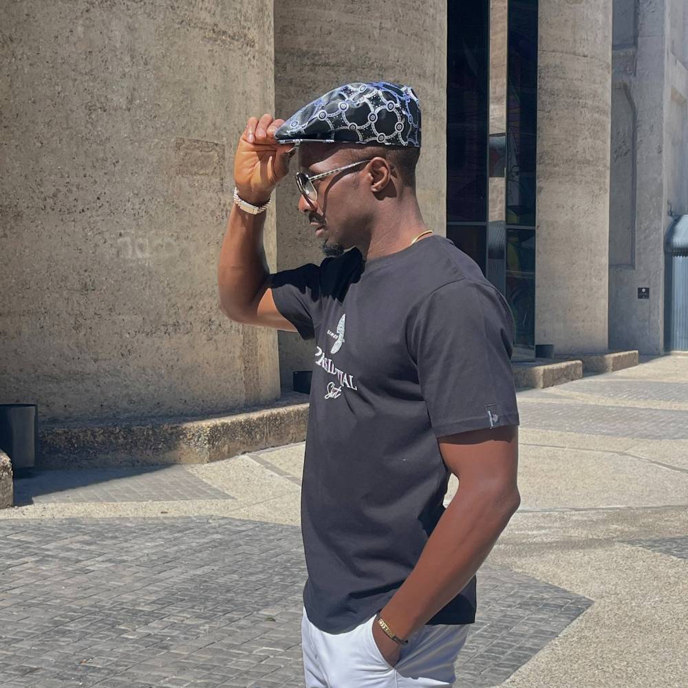 African Circle - Navy - Lifestyle