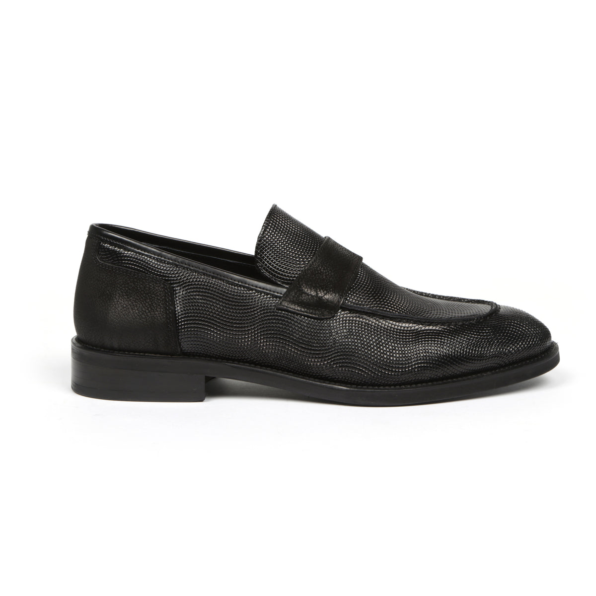 Classic Black Men’s Leather Loafers – Elegant Formal Dress Shoes